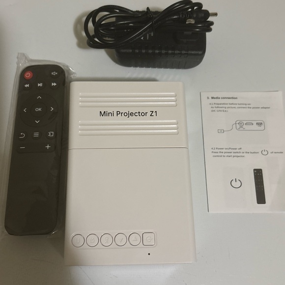 Mini Projector Z1 - White - Picture 3 of 9